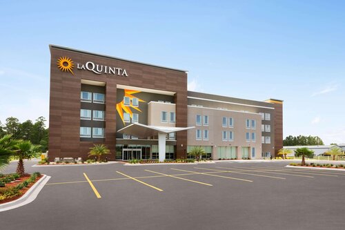 La Quinta Inn & Suites By Wyndham Brunswick/Golden
