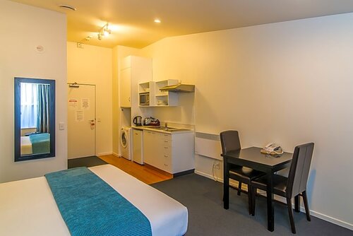 Gilmer Apartment Hotel