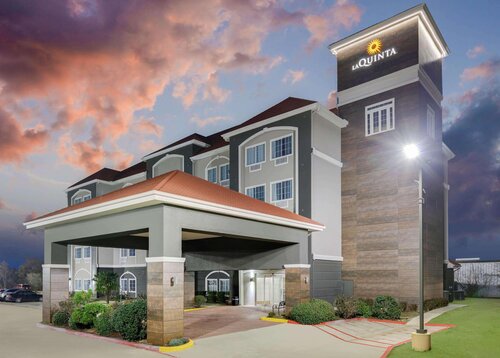 La Quinta Inn Suites By Wyndham Paris