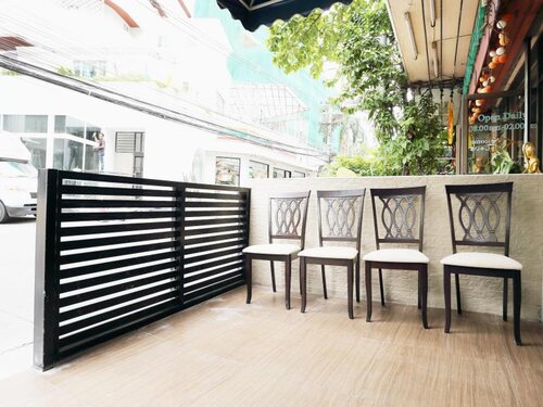 Sukhumvit 20 Hotel
