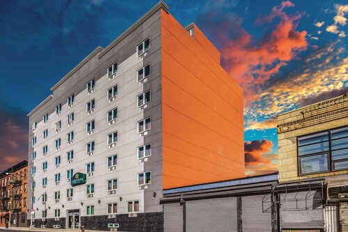 La Quinta Inn Suites By Wyndham Brooklyn Central