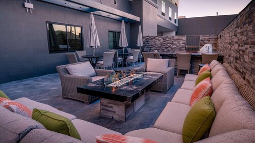 Hampton Inn Riverside Downtown