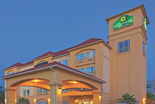 La Quinta Inn Suites By Wyndham Columbus Tx