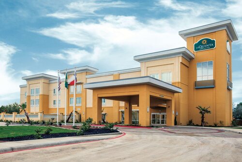 La Quinta Inn Suites By Wyndham Cotulla