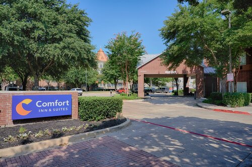Comfort Inn & Suites North Dallas-Addison