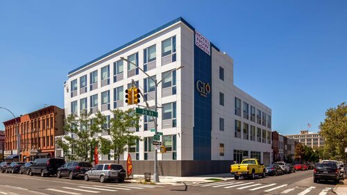 Glo Best Western Brooklyn Nyc