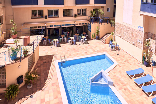 Checkin Caribe Youth Hotel