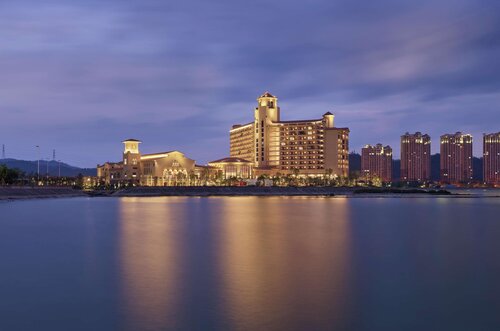 DoubleTree by Hilton Huidong Resort