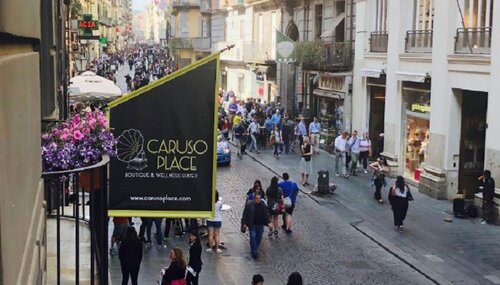 Caruso Place - Luxury Rooms & Suites