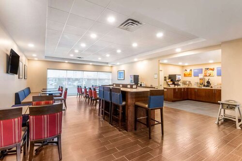 Comfort Inn & Suites Bowmanville