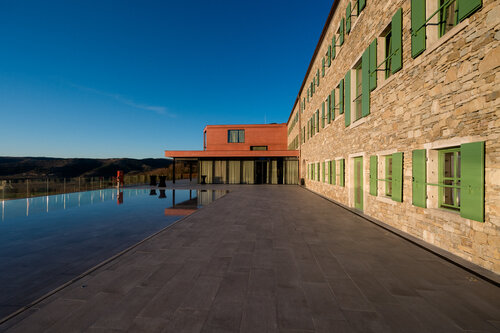 ROXANICH Winery and Design Hotel