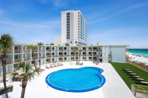 Chateau Beachfront Resort, BW Signature Collection