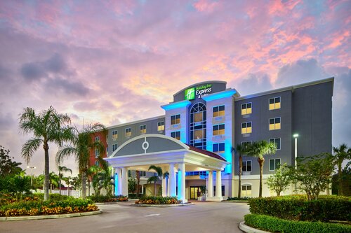 Holiday Inn Express Hotel & Suites Port St. Lucie
