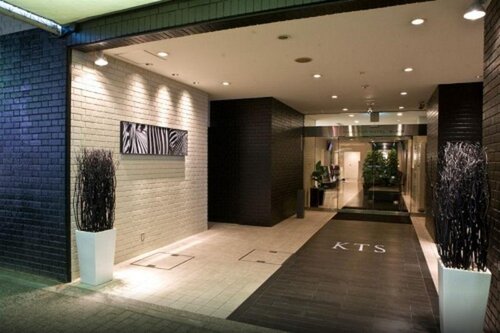 Hamilton Hotel Black