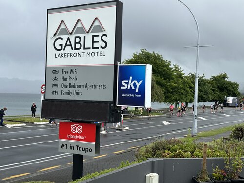 Gables Lakefront Motel