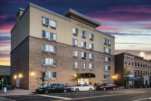 La Quinta Inn &Suites by Wyndham Brooklyn Downtown