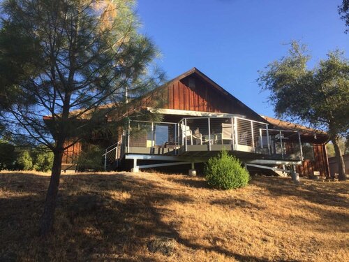 Yosemite Bug Rustic Mountain Resort