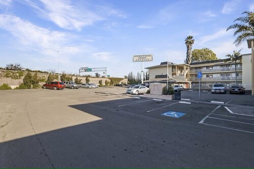 Heritage Inn Express