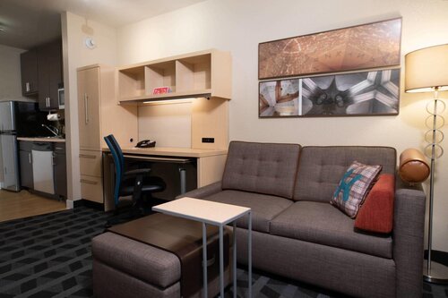 Towneplace Suites By Marriott Republic Airport Lon