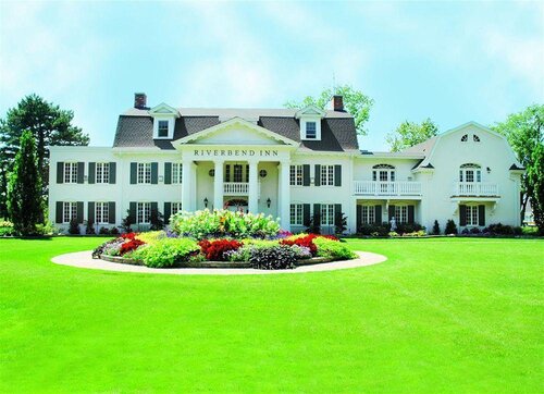 Riverbend Inn & Vineyard