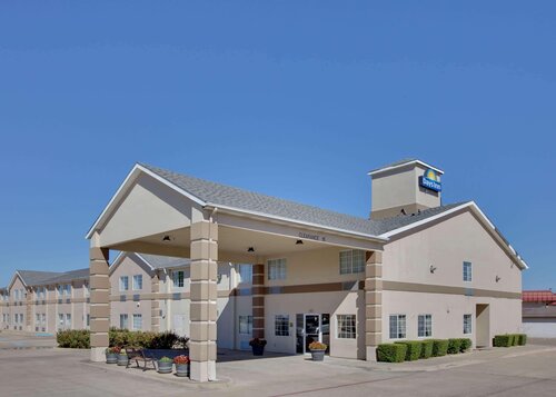 Days Inn By Wyndham Mesquite Rodeo Tx