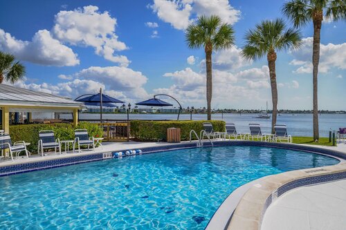 Hilton Vacation Club Charter Club Naples Bay
