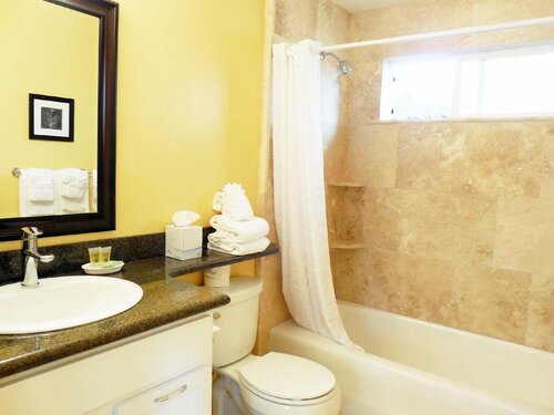 Sea Breeze Inn & Logde