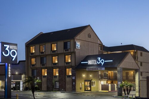 Super 8 Motel - Westminister