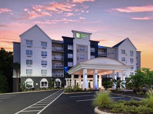 Holiday Inn Express & Suites Lakeland North - I-4