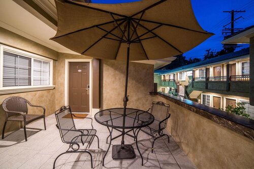 Nite Inn Studio City