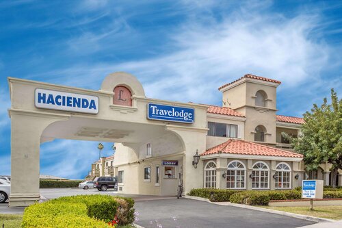 Travelodge by Wyndham Costa Mesa Newport Beach