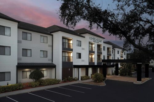 Courtyard By Marriott Lakeland
