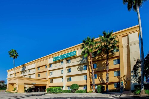 La Quinta Inn & Suites Houston Baytown East
