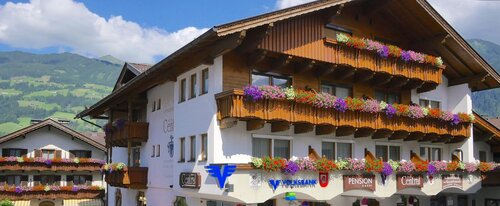 Pension Central mit Landhaus Central