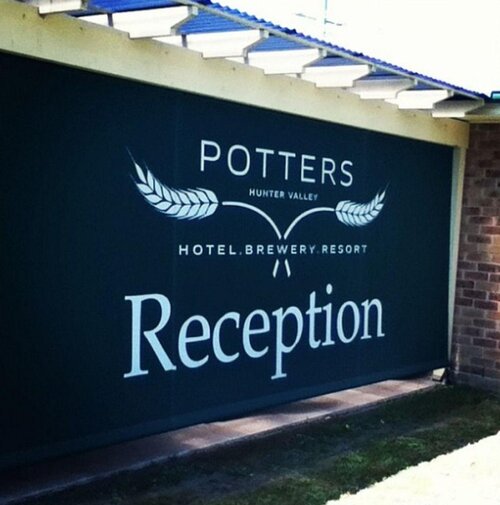 Potters Hotel & Brewery