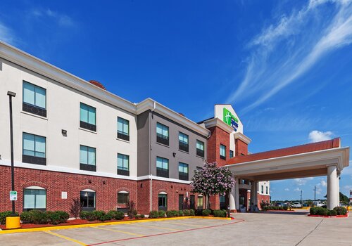 Holiday Inn Express & Suites Sealy
