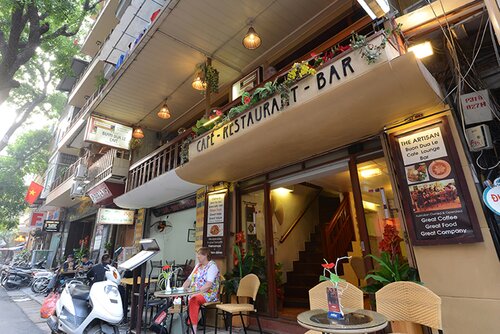 Artisan Lakeview Hotel