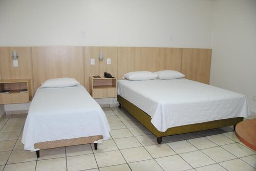 OYO Victoria Plaza Hotel