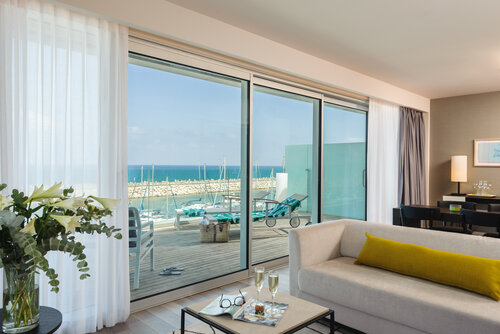 Herods Herzliya by the beach