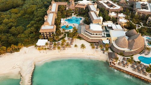 Catalonia Yucatan Beach