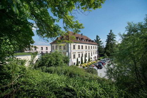 Maxmilian Lifestyle Resort