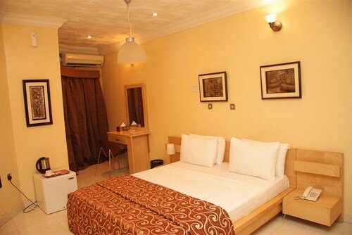 Solitude Hotel, Victoria Island