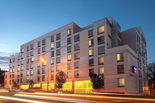 SpringHill Suites New York LaGuardia Airport