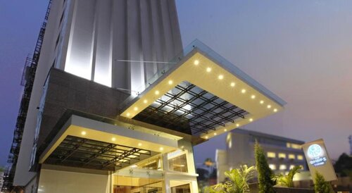 The Dunes Cochin Hotel