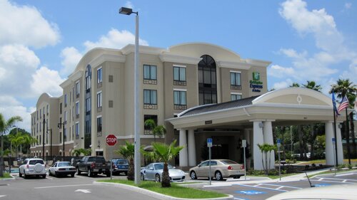 Holiday Inn Express & Sts Tampa USF Busch Gardens