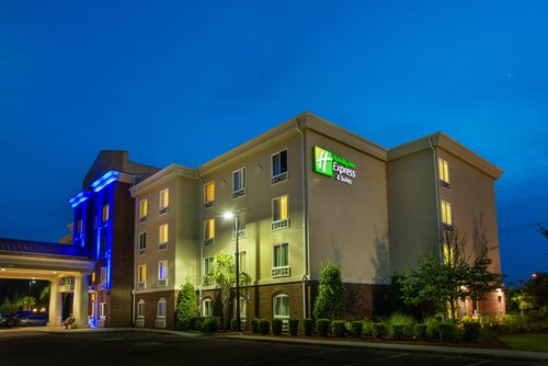 Holiday Inn Express & Suites Savannah - Midtown