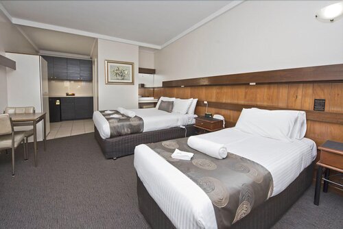 Hi-Way Eight Motor Inn