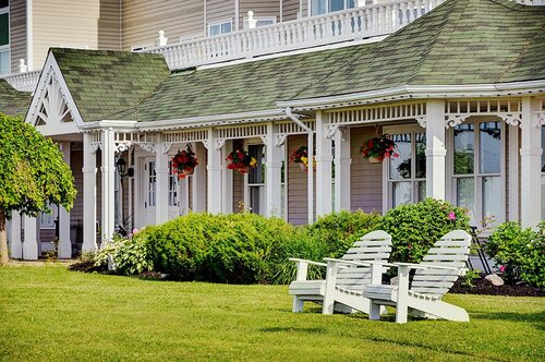 Loyalist Country Inn & Conference Centre