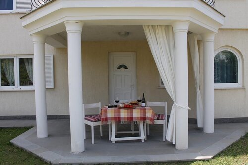 Villa Mandolina Apartments