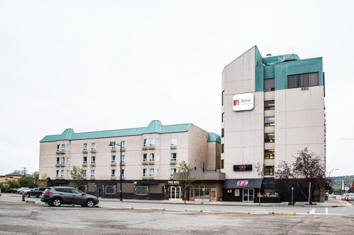 Nomad Hotel & Suites